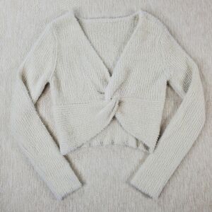 No Boundaries Sweater Women's Medium Cream Twist Soft Juniors V Neck Fuzzy